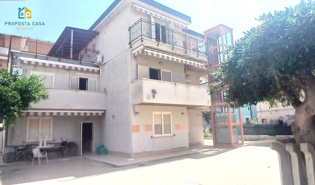 casa indipendente in vendita a Silvi in zona Silvi Marina