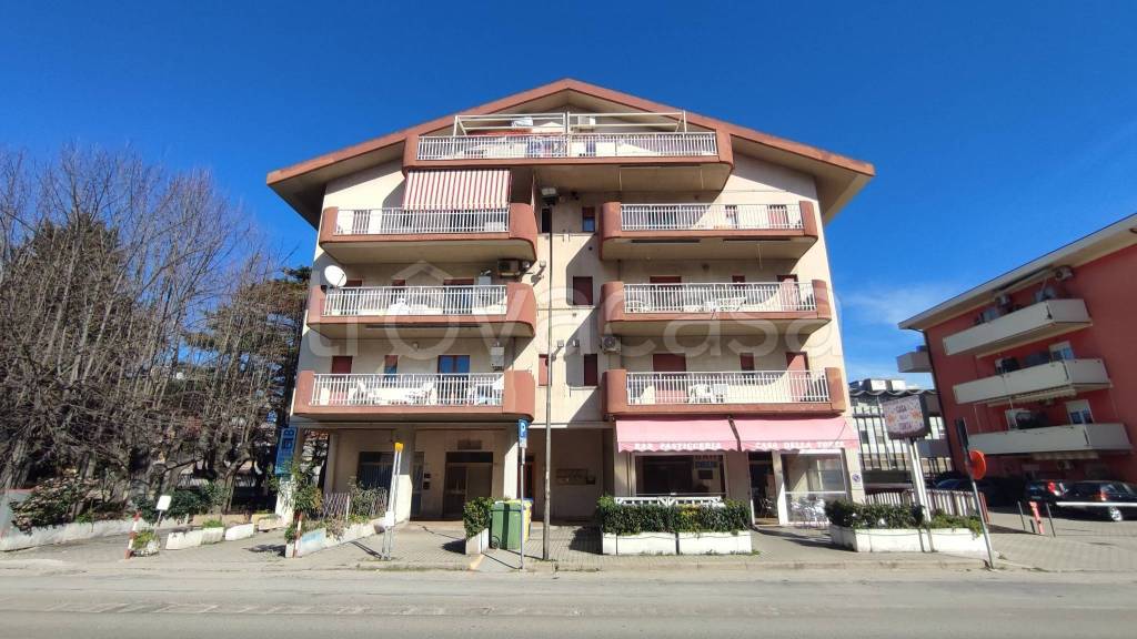 appartamento in vendita a Silvi in zona Silvi Marina