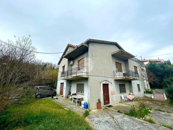 casa indipendente in vendita a Silvi in zona Silvi Marina