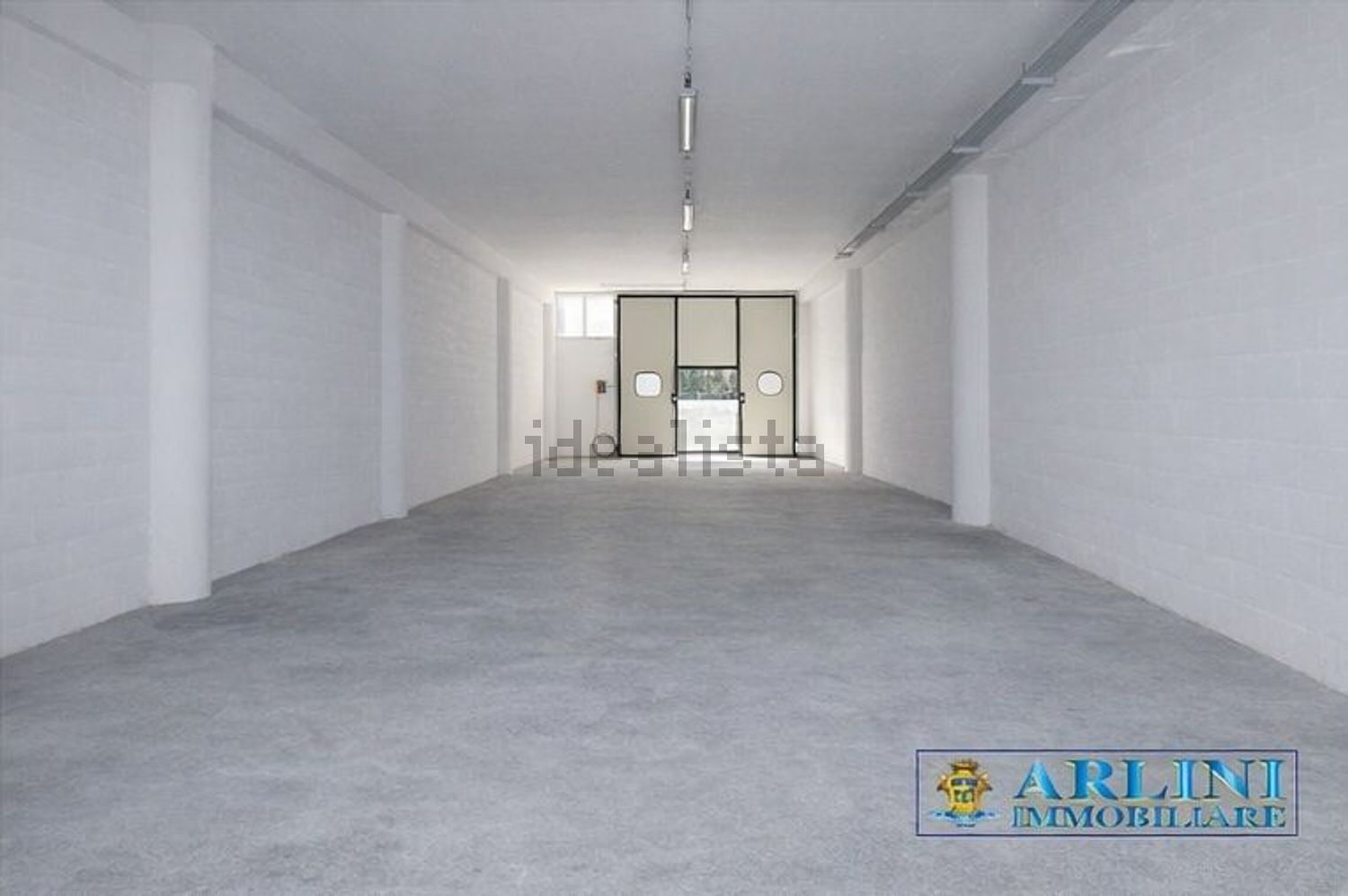 locale di sgombero in vendita a Silvi in zona Silvi Marina