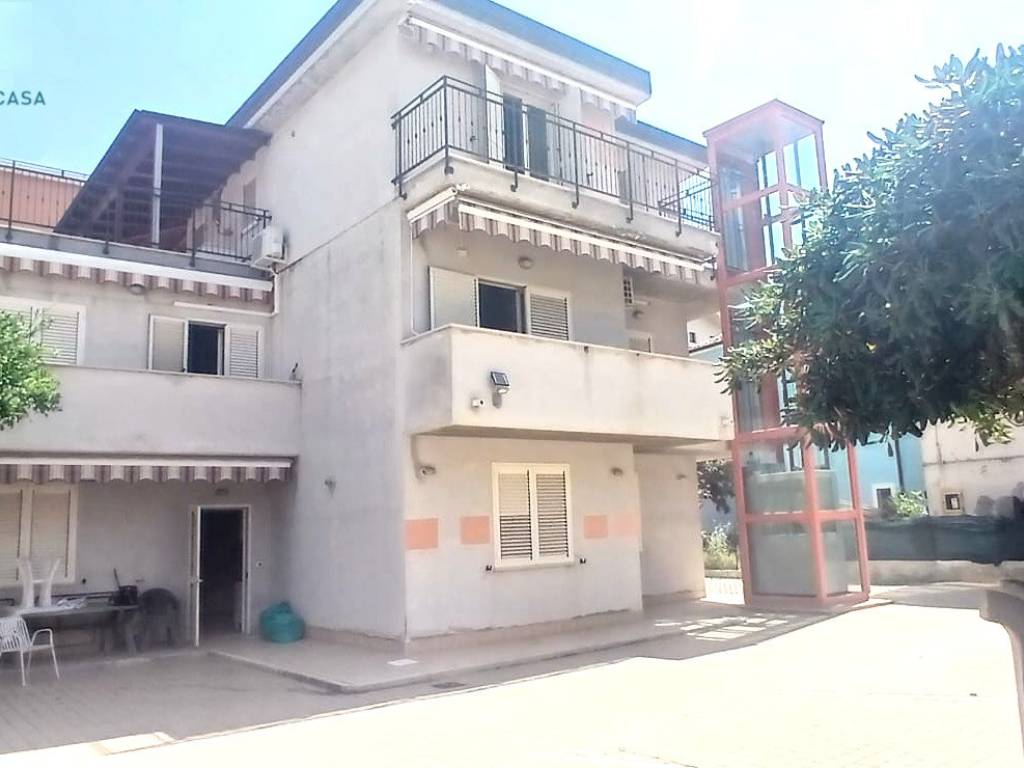 casa indipendente in vendita a Silvi in zona Silvi Marina