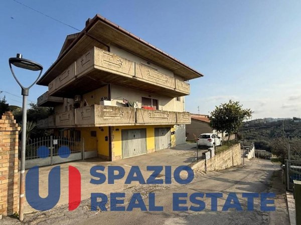 casa indipendente in vendita a Silvi