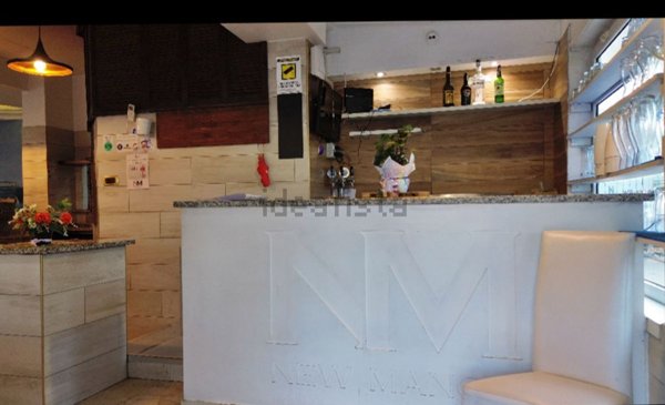 locale commerciale in vendita a Silvi