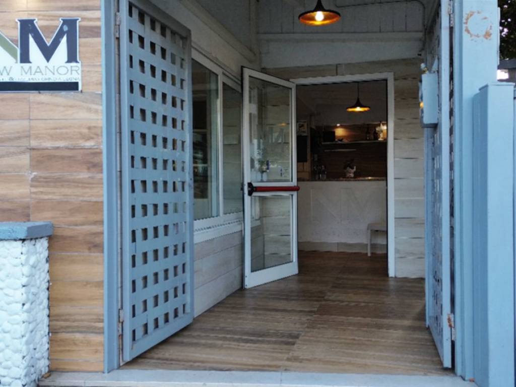 negozio in vendita a Silvi in zona Silvi Marina