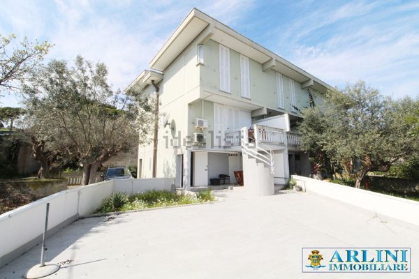 casa indipendente in vendita a Silvi in zona Silvi Marina