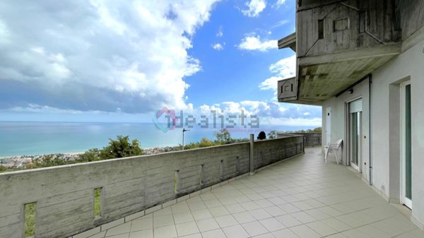 casa semindipendente in vendita a Silvi in zona Silvi Paese