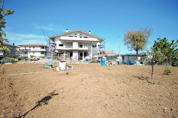 casa indipendente in vendita a Silvi