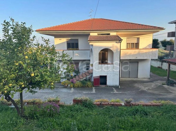 casa indipendente in vendita a Silvi