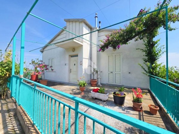 casa indipendente in vendita a Silvi in zona Silvi Marina