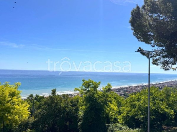 casa indipendente in vendita a Silvi in zona Silvi Paese