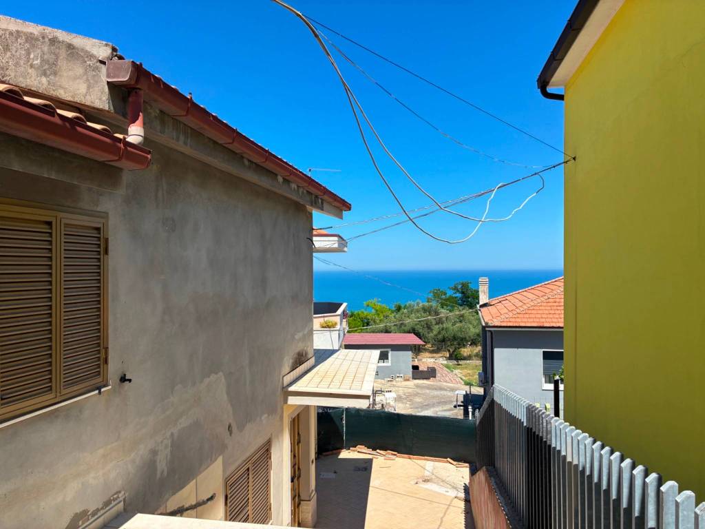 casa indipendente in vendita a Silvi in zona Pianacce