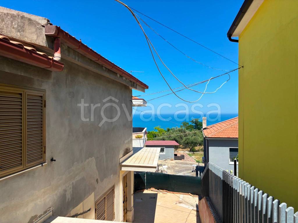 casa indipendente in vendita a Silvi