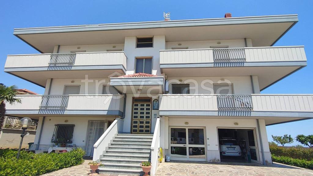 casa indipendente in vendita a Silvi