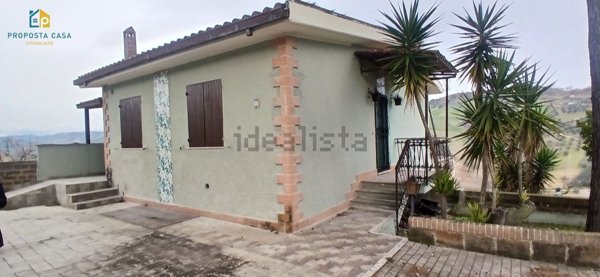 casa indipendente in vendita a Silvi in zona Pianacce
