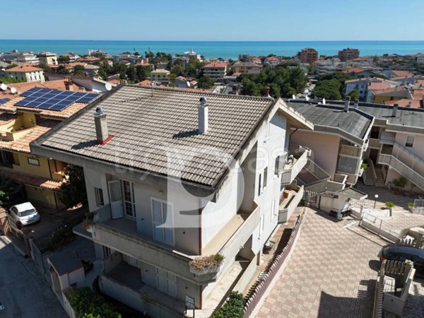 casa indipendente in vendita a Silvi in zona Santo Stefano