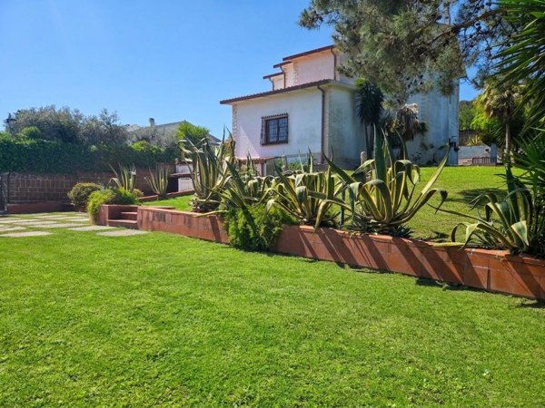 casa indipendente in vendita a Silvi in zona Silvi Marina