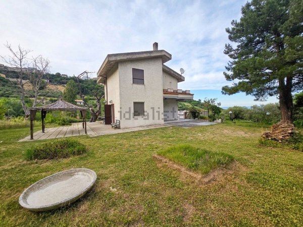 casa indipendente in vendita a Silvi