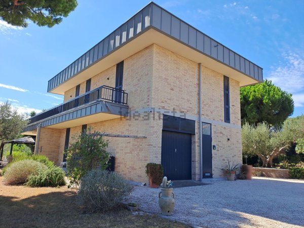 casa indipendente in vendita a Silvi