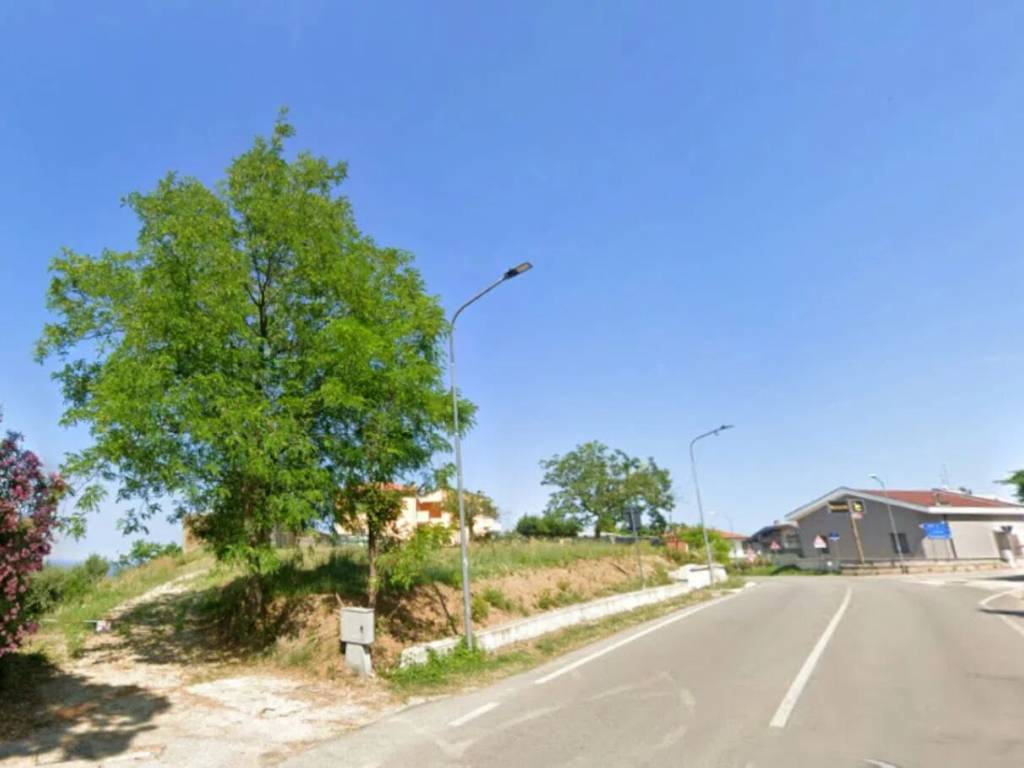 terreno in vendita a Silvi in zona Pianacce