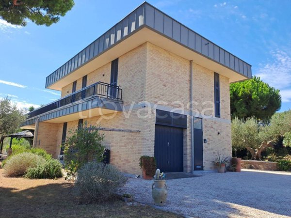casa indipendente in vendita a Silvi in zona Silvi Marina