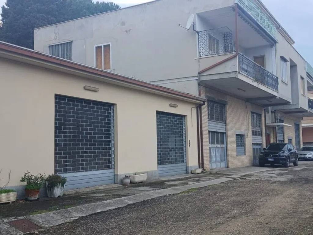 box auto in vendita a Silvi in zona Silvi Marina