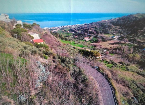 terreno in vendita a Silvi in zona Pianacce