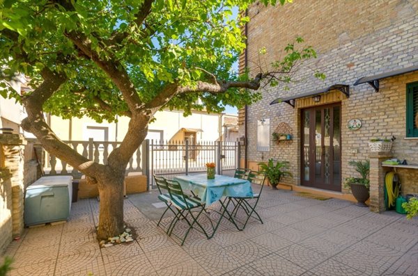 casa indipendente in vendita a Silvi in zona Silvi Paese