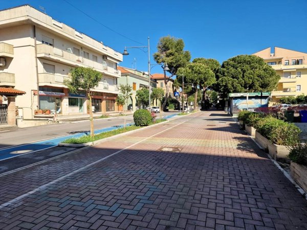 box auto in vendita a Silvi in zona Silvi Marina