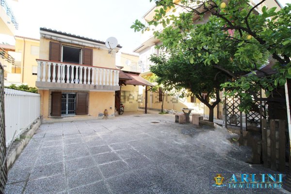 casa indipendente in vendita a Silvi