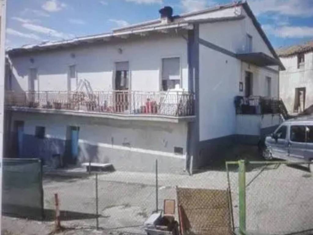 casa indipendente in vendita a Teramo in zona Poggio San Vittorino
