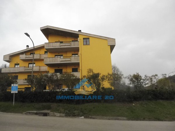 locale di sgombero in vendita a Teramo in zona Contrada Piano Della Lente