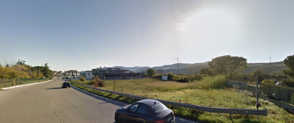terreno edificabile in vendita a Teramo in zona Piano D'Accio