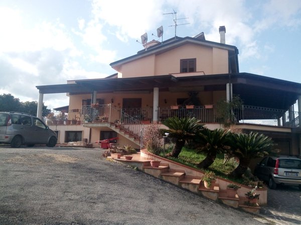 casa indipendente in vendita a Teramo in zona Centro Città