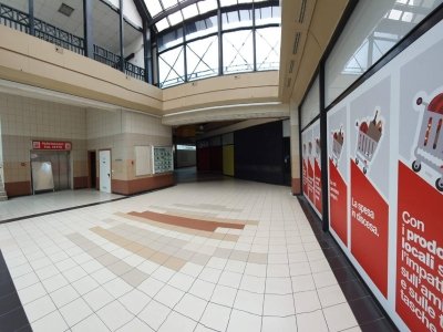 negozio in vendita a Teramo in zona Piano D'Accio