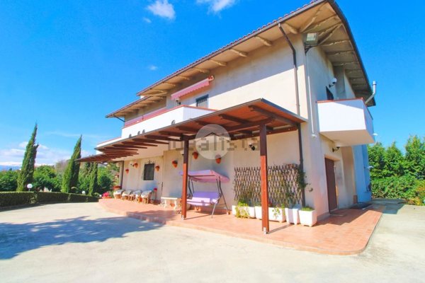 casa indipendente in vendita a Teramo in zona Centro Città