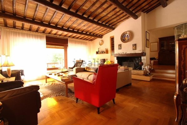 casa indipendente in vendita a Teramo in zona Colleatterrato Alto