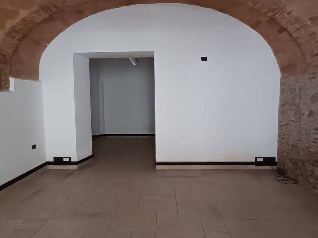 negozio in vendita a Teramo