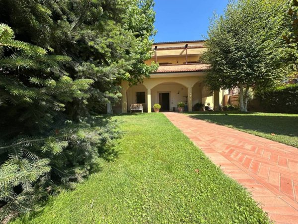 casa indipendente in vendita a Teramo
