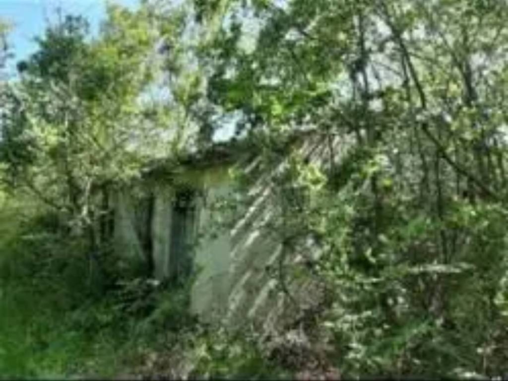 casa indipendente in vendita a Teramo in zona Varano