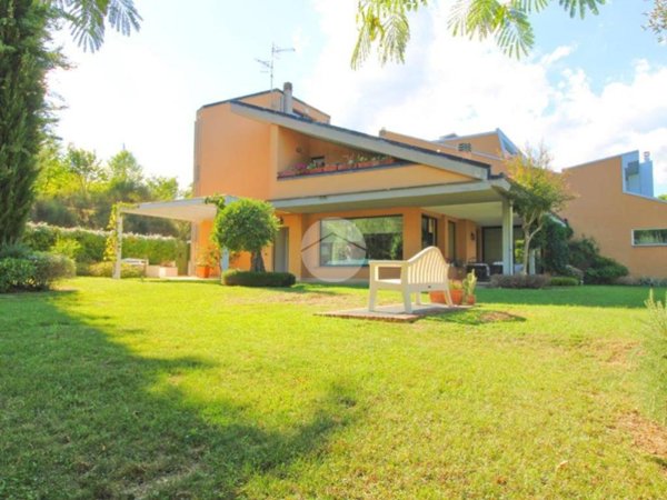 casa indipendente in vendita a Teramo
