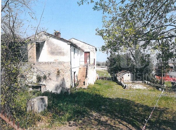 casa indipendente in vendita a Teramo in zona Nepezzano