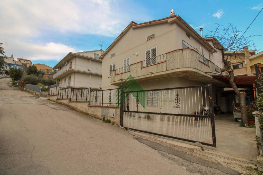 appartamento in vendita a Teramo in zona Nepezzano