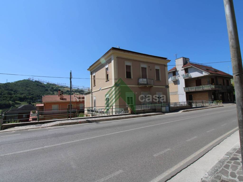 casa indipendente in vendita a Teramo