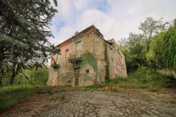 casa indipendente in vendita a Teramo