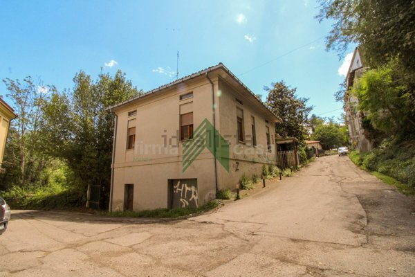 casa indipendente in vendita a Teramo in zona Centro Città