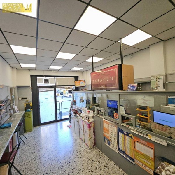 negozio in vendita a Teramo in zona Villa Vomano