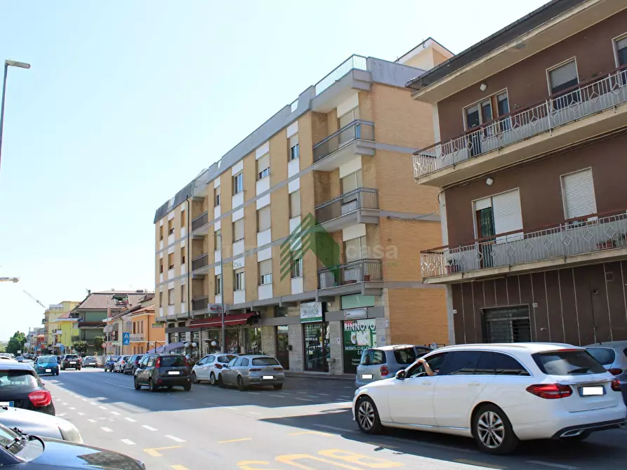 locale commerciale in vendita a Teramo