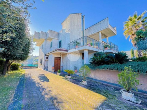 casa indipendente in vendita a Teramo in zona Centro Città