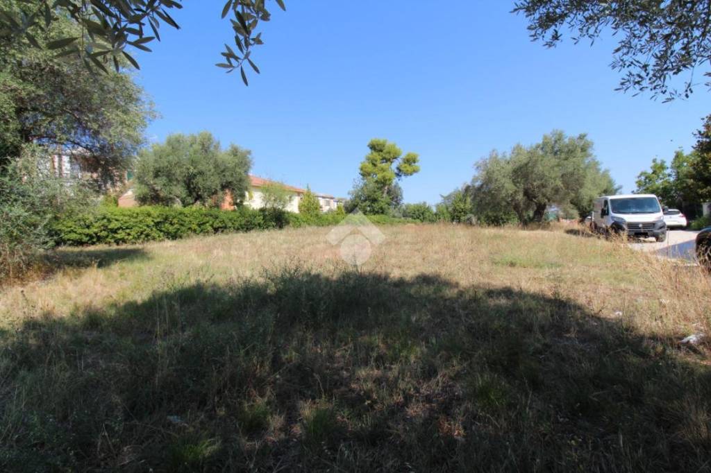casa indipendente in vendita a Teramo in zona Sant'Atto