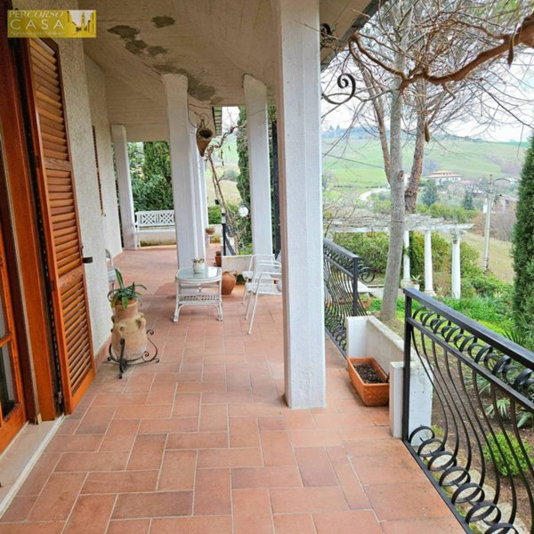casa indipendente in vendita a Teramo in zona Contrada Scapriano